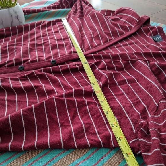 🔥FINAL SALE🔥 Loose fitting Dark red & white lightweight cardigan - Picture 3 of 4